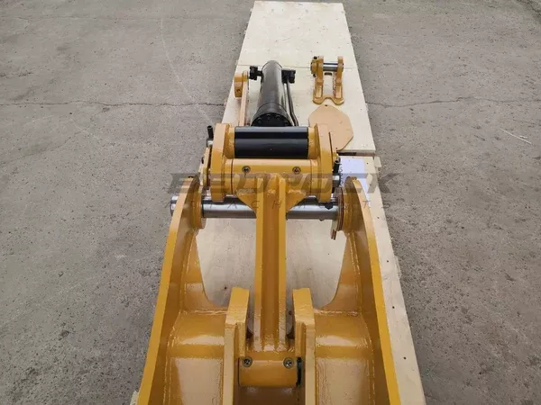 Bedrock Attachments Pin Grabber Thumb | Model ET65-PG4T36 | Width 26″ | Pin Size 65mm | 4 Teeth | Machine Size 12-15 Ton | For Excavators
