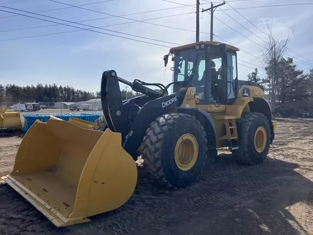 Bedrock Attachments Quick Coupler Bucket | Width 108″ | Model WLB938FC-108-2.7 | Capacity 2.7 m³ | For Wheel Loaders