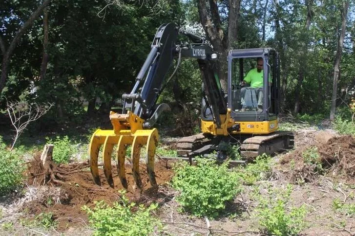 Bedrock Attachments Rake | Model EK-313 | Width 65″ | Pin Size 65mm | Weight 830kg | For Excavator