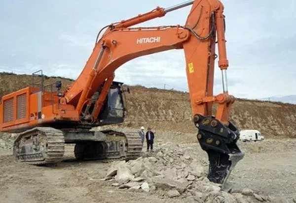 Bedrock Attachments Ripper | Model ER-313 | Width 31.5″ | Weight 704 lbs | For Excavator