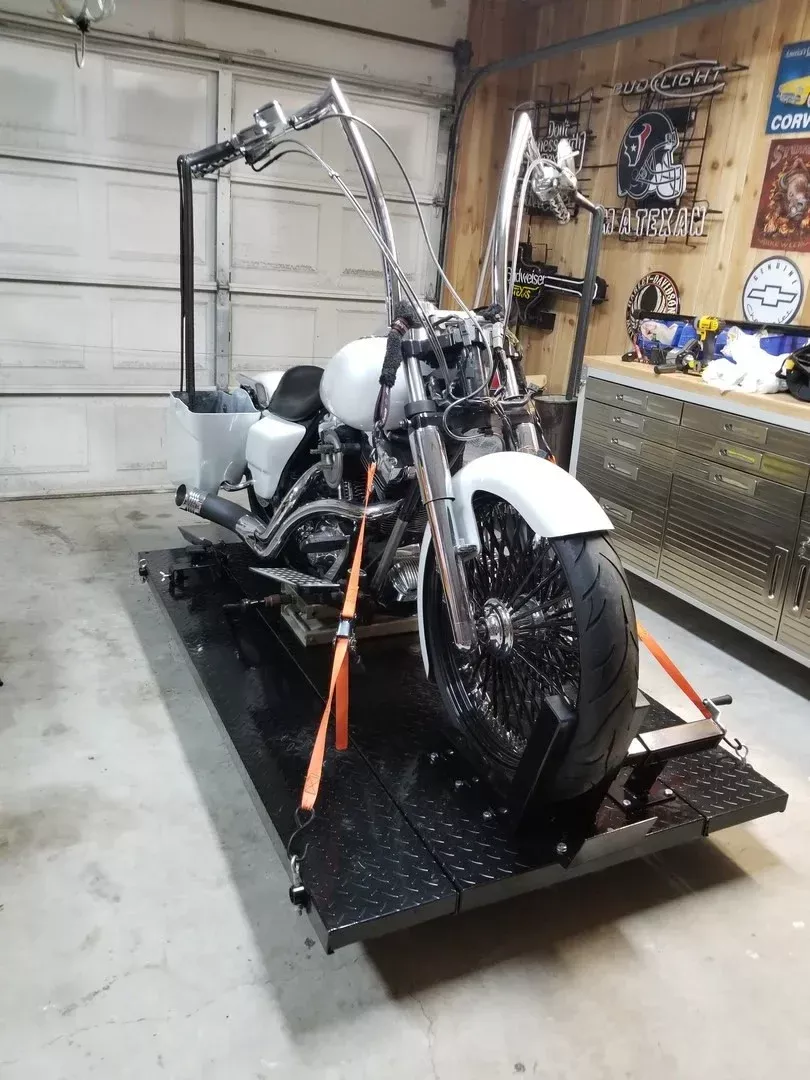 Black Widow Extra-Long Pneumatic Motorcycle Lift Table | Model BW-1000A-XL | Size 92.75″ x 24″ | PSI Air 90 To 100 | For Street, Cruiser & Sport Bikes