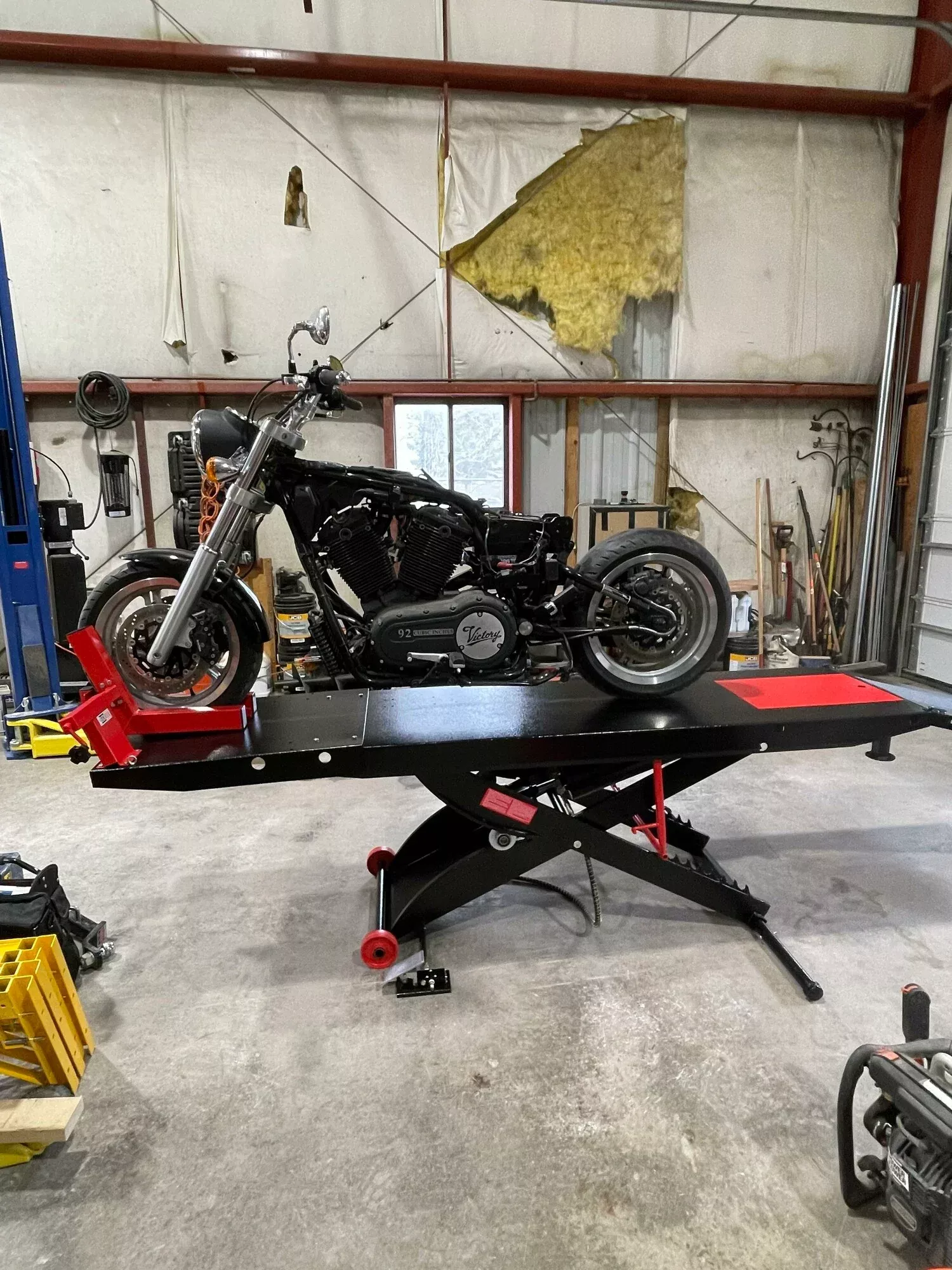 Black Widow Pneumatic ProLift Motorcycle Lift Table | Model BW-PROLIFT-HD | Platform Size 105.5″ x 24″ | Capacity 1,500 lb | For Touring, Cruiser & Heavy Motorcycles