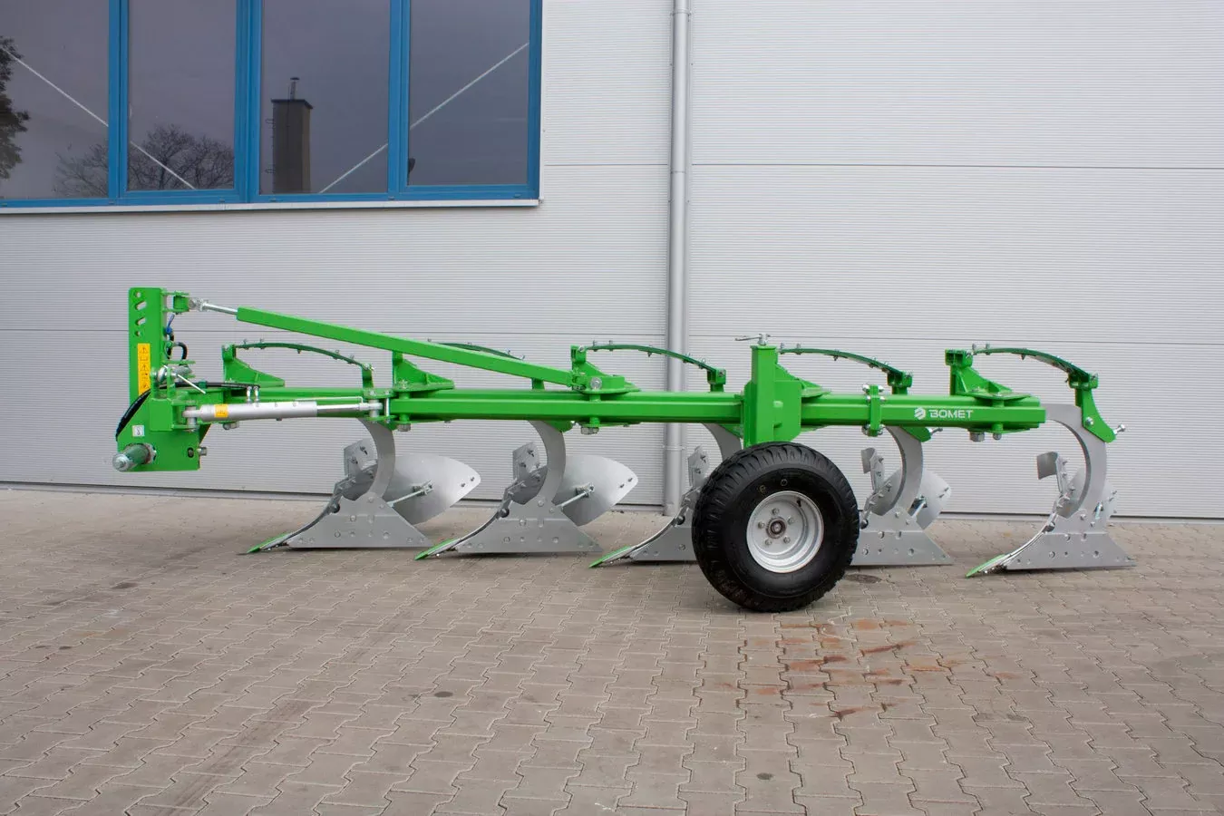 Bomet Libra Single Beam Plows (Shear Bolt) | Width 30″ To 98″ | 75-150 HP | For Tractors