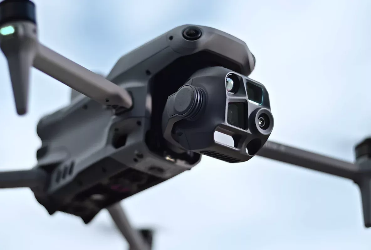 DJI Matrice 4T Universal Edition | 112x Hybrid Zoom | For Precision Inspections & Public Safety Operations