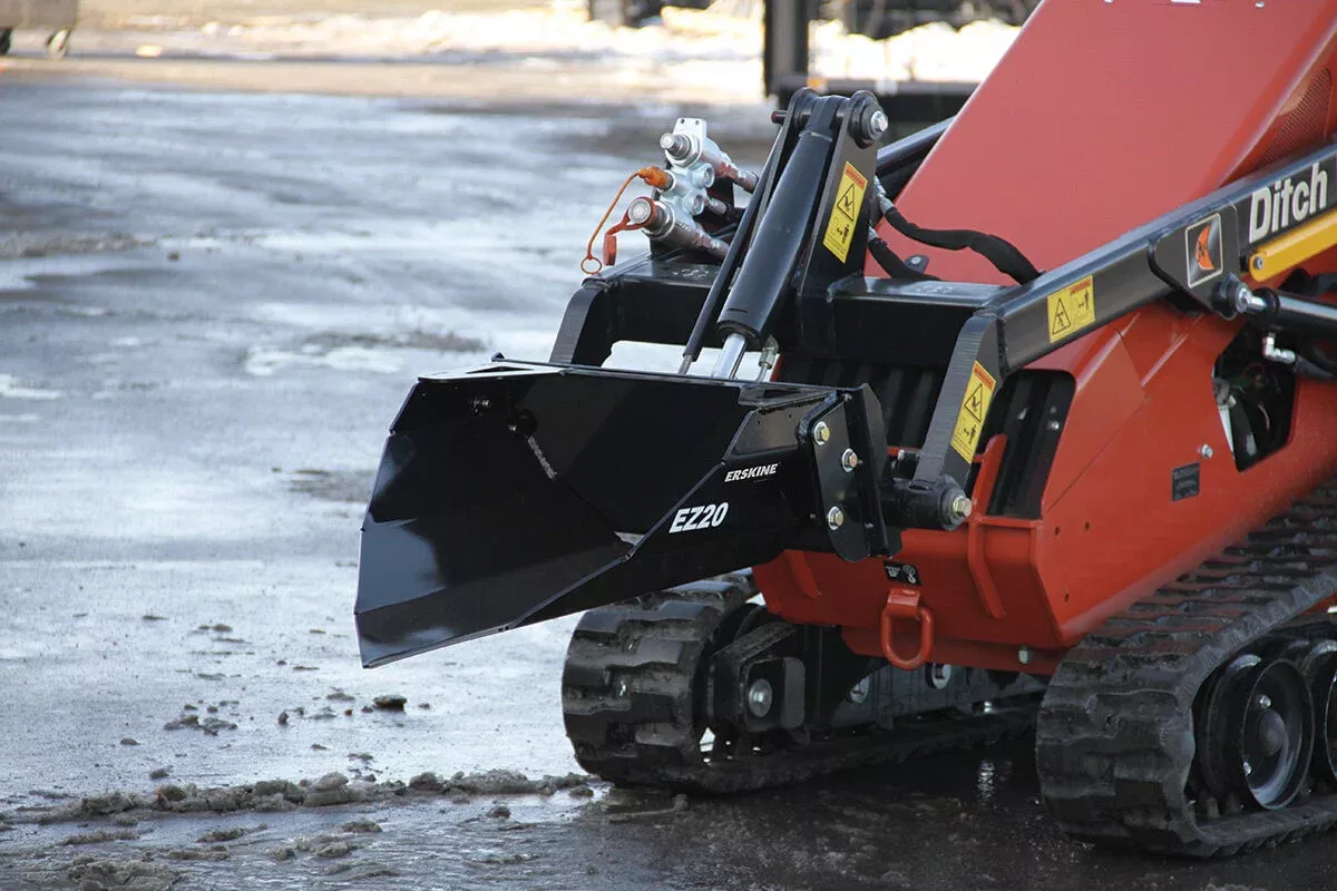 Erskine Mini Spade | Width 24″ | 7–16 GPM | For Mini Skid Steers & Compact Loaders
