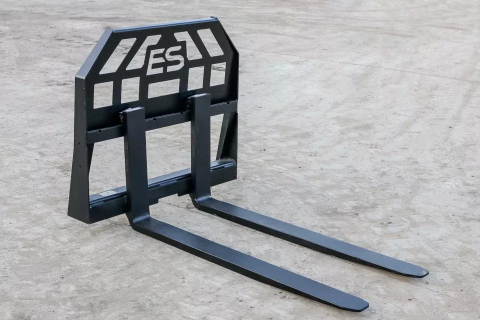 Express Steel Mini Bobcat Pallet Forks | Fork Length 36″–48″ | 36″ Frame Width | 8–15 GPM | For Mini Skid Steers