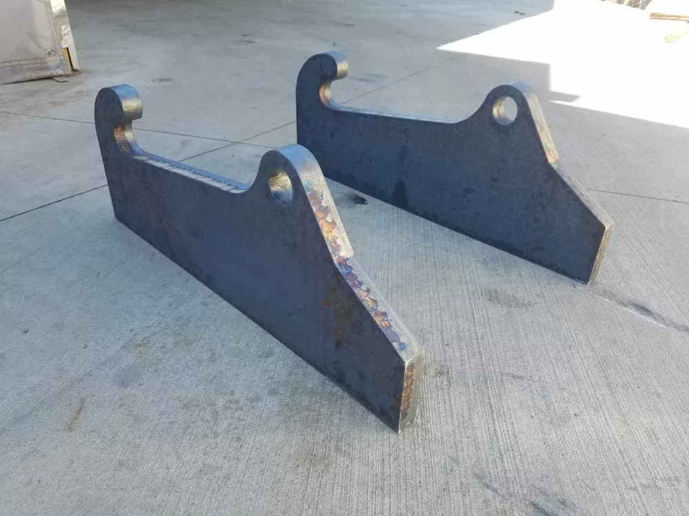 Express Steel Mounting Accessories | Model Cat IT28 Female Adapter Blanks | Width 34.5″ | 20-35 GPM | For Loaders & Skid Steers