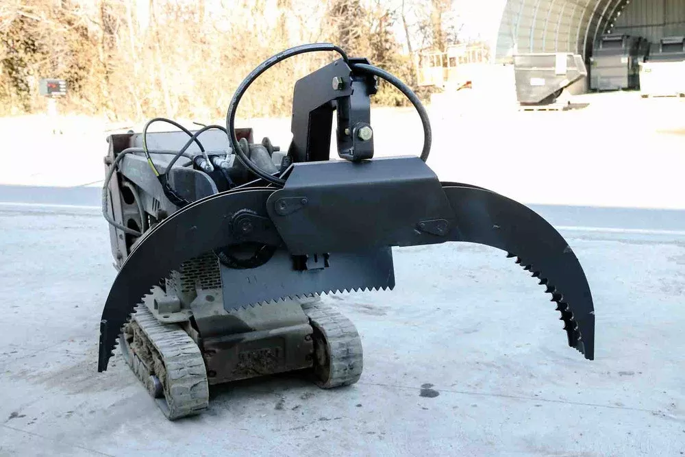 Express Steel Toro Dingo Manual Rotation Log Grapple | Opening Width 66″ | 10-15 GPM | For Skid Steers