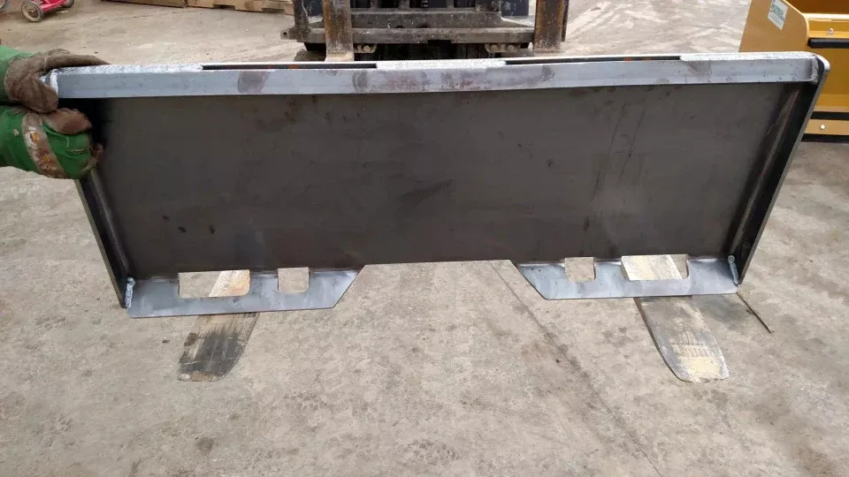 Express Steel Universal Quick Attach Plate | Width 45.5″ | 15-25 GPM | 25-60 HP | For Skid Steers & Tractors