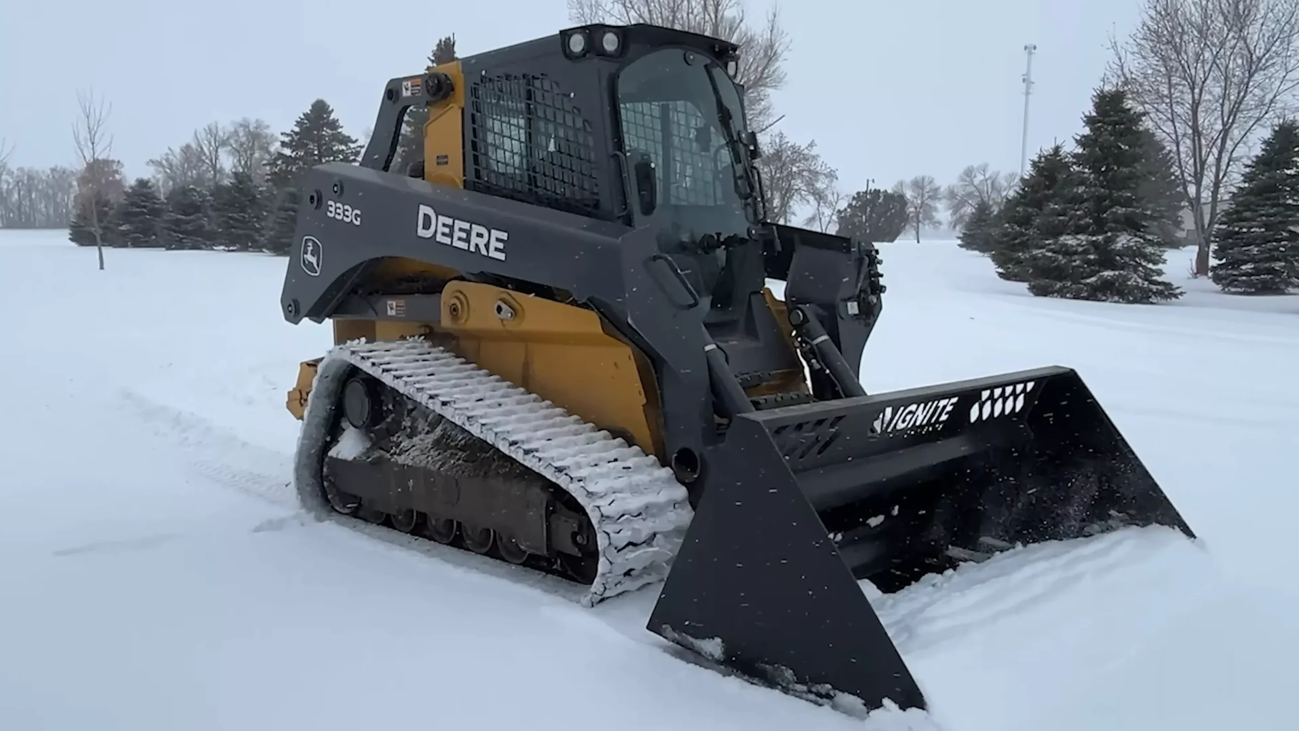 Ignite Attachments Light Material Snow Bucket | Width 84″ | Capacity 43.92 Cu. Ft. | Hydraulic Flow Range 13–25 GPM | For Skid Steers