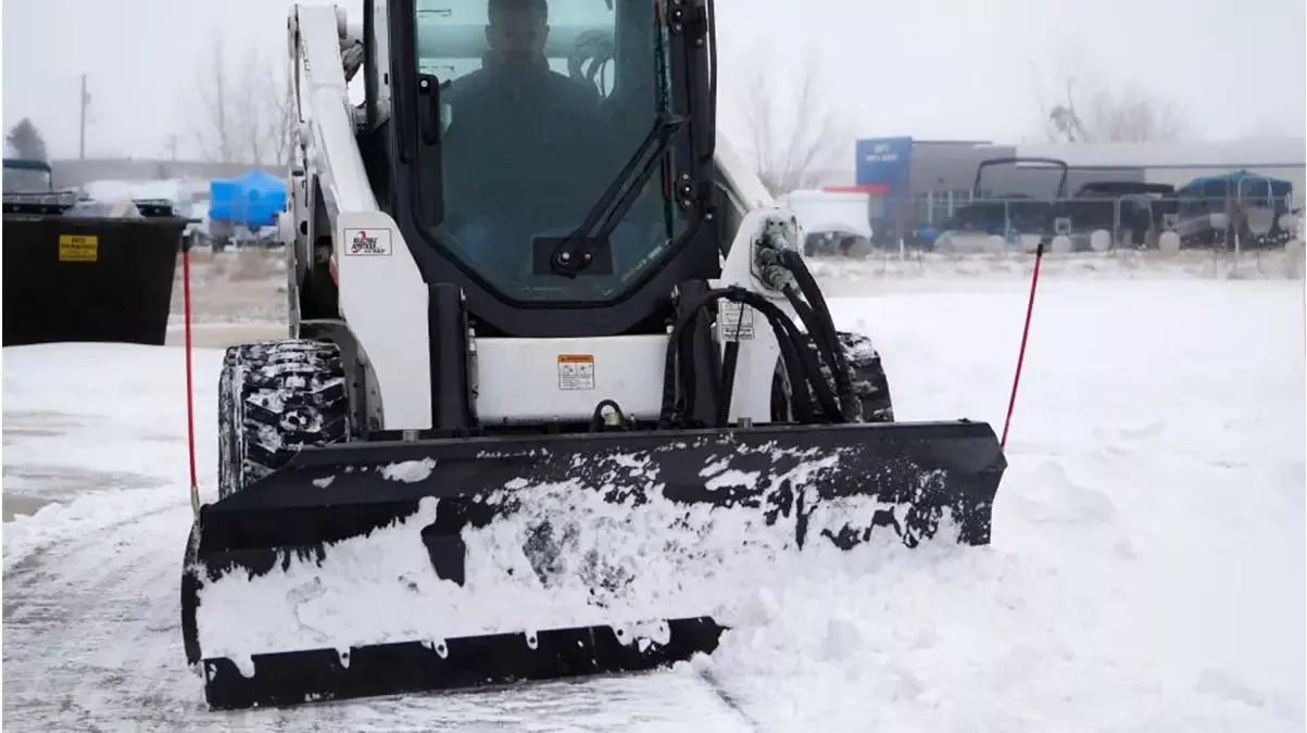 Ignite Attachments Snow Blade | Working Width 72" | Overall Length 29" | Hydraulic Flow Range 13-25 GPM | For Skid Steers