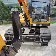 IS Attachments Railroad Cribbing Bucket With Pins | Model EB6530CB | Bucket Width 8″ | Machine Size 5-7.5 Tons | For Backhoe Loaders