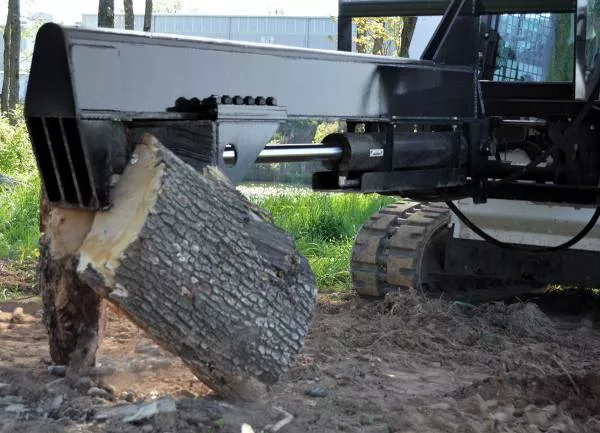 Loflin Fabrication Wood Splitter | 32¼” Opening Width | 35 Ton Capacity | Hydraulic Flow 6 To 40 GPM | For Skid Steer