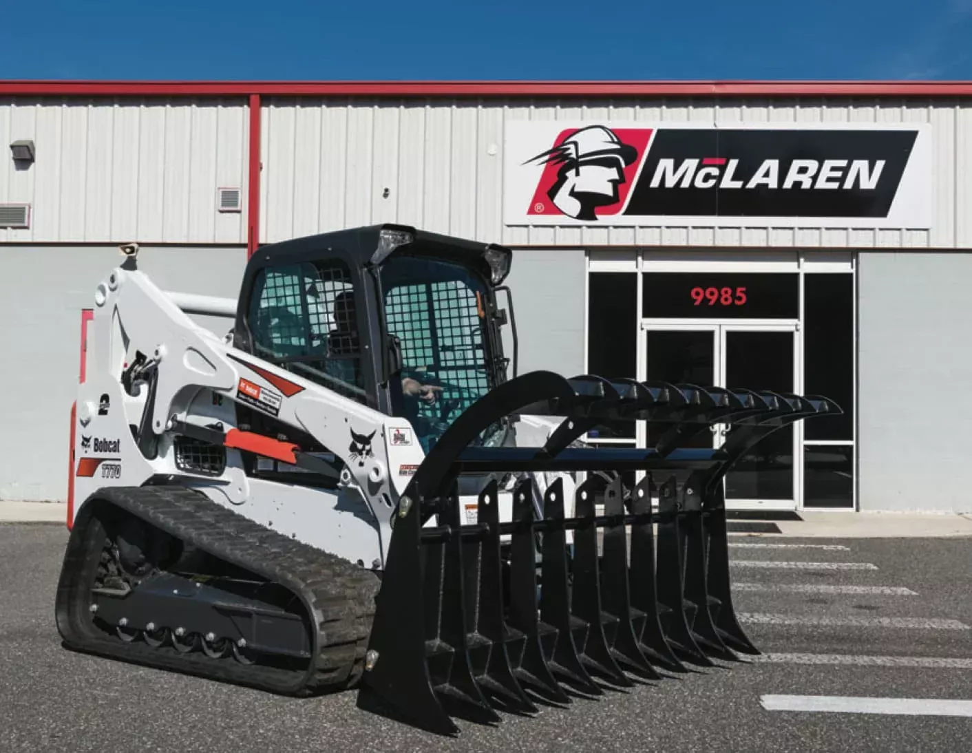 McLaren Industries Clam Style Root Rake Grapple | Model 60X700X66, 60X700X78 & 60X700X78 | Width 66″, 78″, 84″ | 10 To 15 GPM | For Skid Steer & Loader