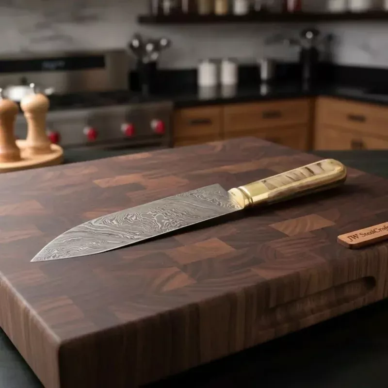 Premium Damascus Clip-Point Bushcraft HunterTwisted Pattern, Rams Horn & Brass Handle with Leather Sheath