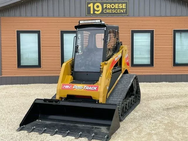 Skid Steer Doors Cab Enclosure Door | SSD‑ASV70/80 (ASV SR70/SR80) | ½” Lexan Polycarbonate | 15–25 GPM | For ASV SR70/SR80 Skid Steers