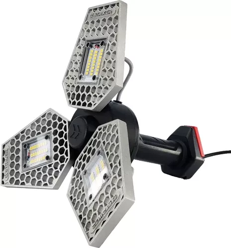 Striker Trilight Shop Light – 3000 Lumens W/adjustable Heads