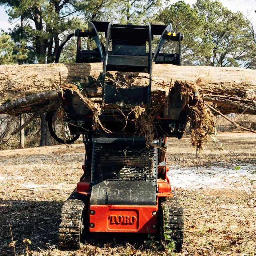 Titan Attachments Log Grapple | 26″ Width | 42″ Jaw Opening | 3,000 PSI Cylinder | 6–12 GPM Oil Flow | For Mini Skid Steers